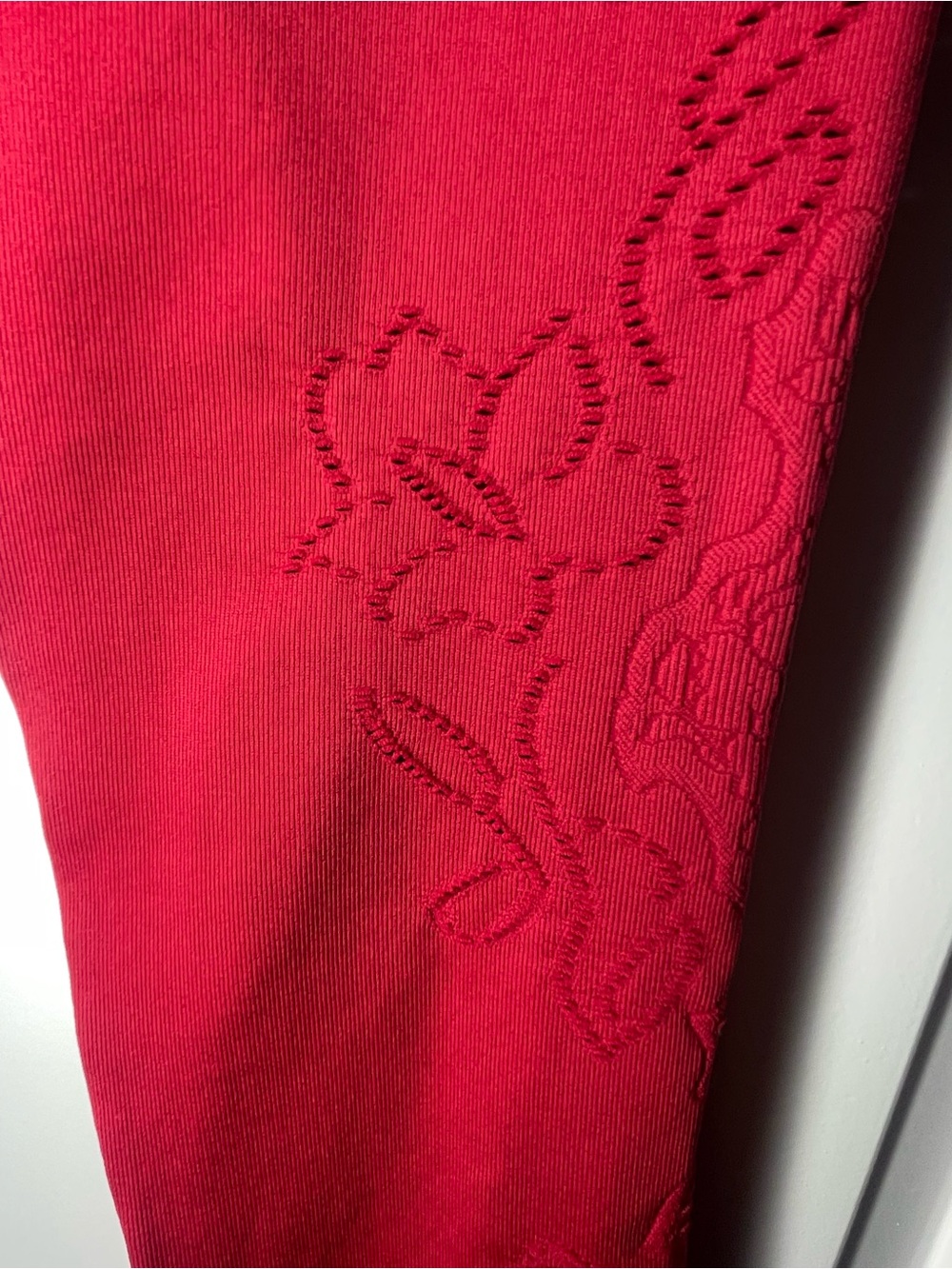 Fabletics High-Waisted Lace Seamless Leggings Deep Red NWT Size M - Picture 7 of 13